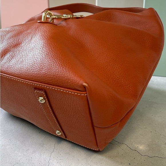 Dooney & Bourke Pebble Leather Florentine Logo Lock Shoulder Bag Rust Color - Picture 6 of 16